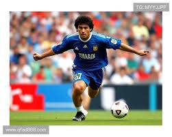 堪萨斯皇家队新星小鲍比·威特首秀即击出关键安打